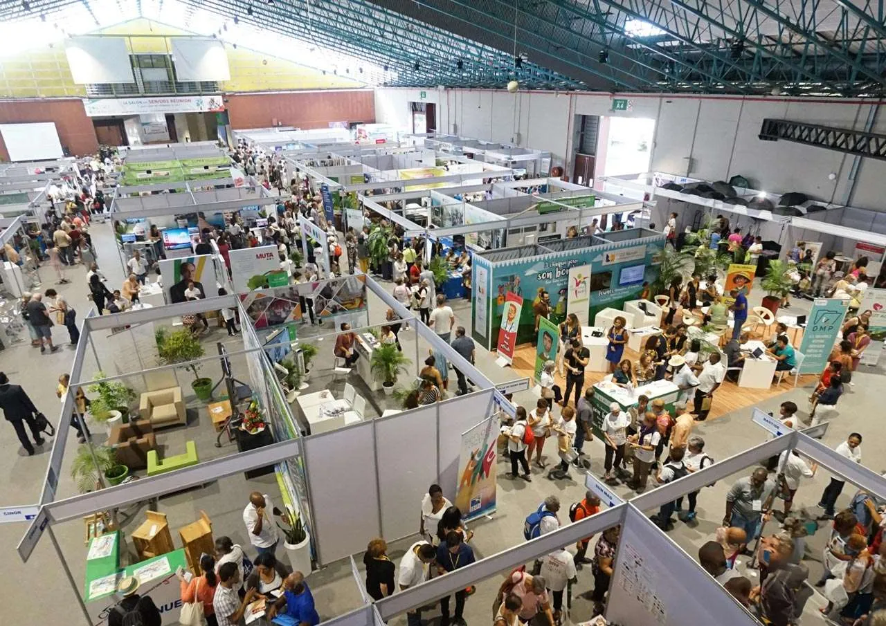 photos exposansts stands salon seniors reunion 2025